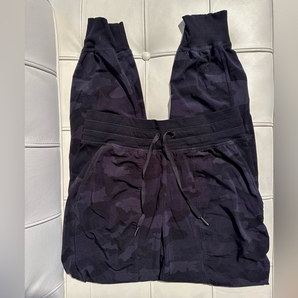Lululemon Camouflage Black Joggers - Picture 3 of 8